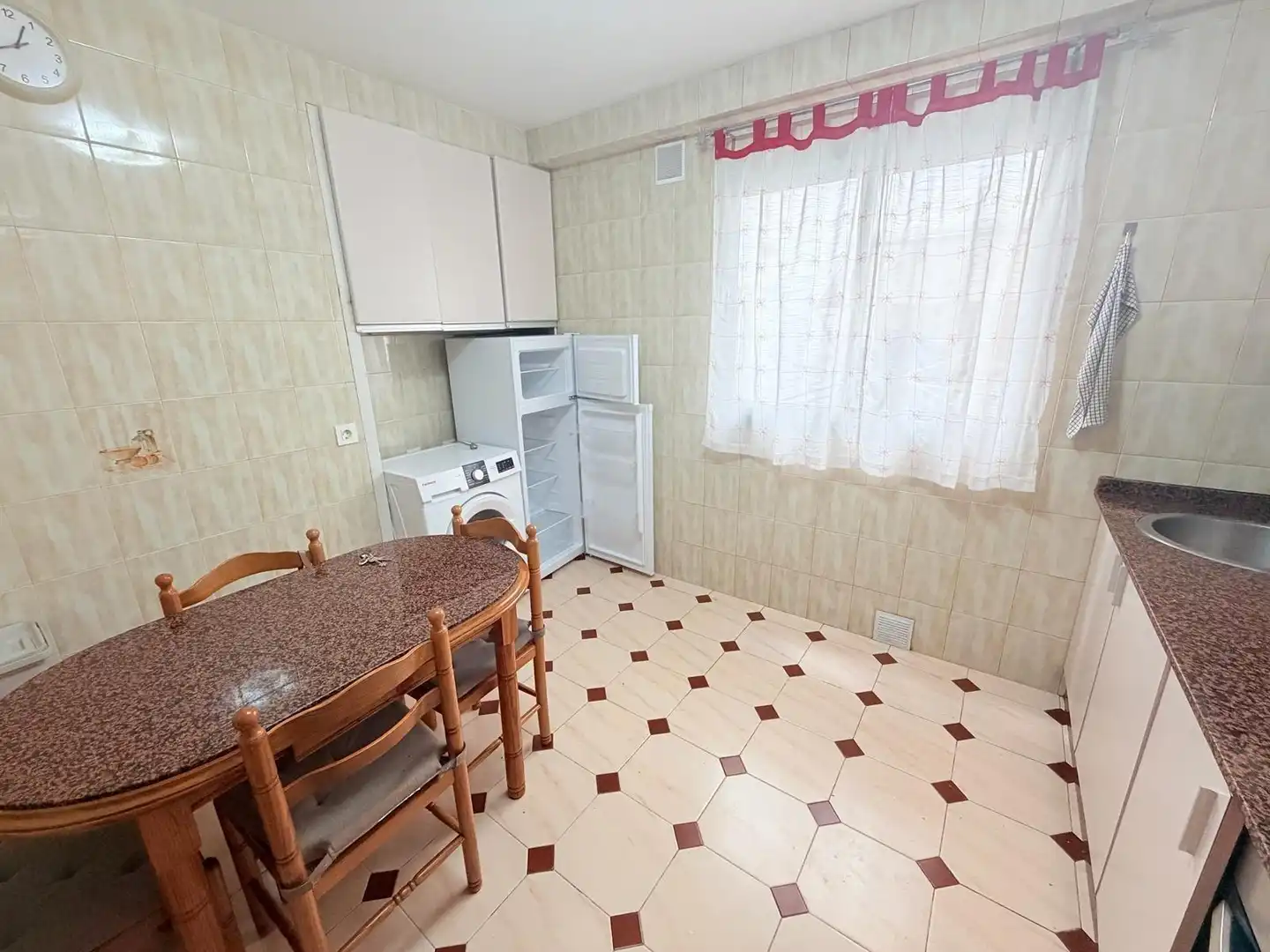 Kitchen of Flat for sale in Oviedo   with Balcony