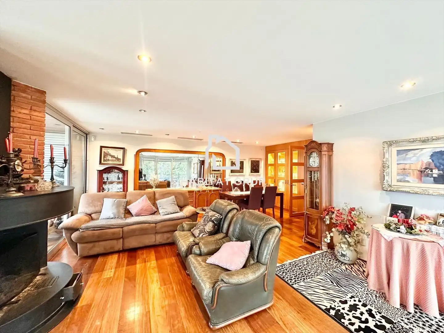 Sala de estar de Casa o chalet en venta en Girona con Aire acondicionado, Calefacción y Jardín privado
