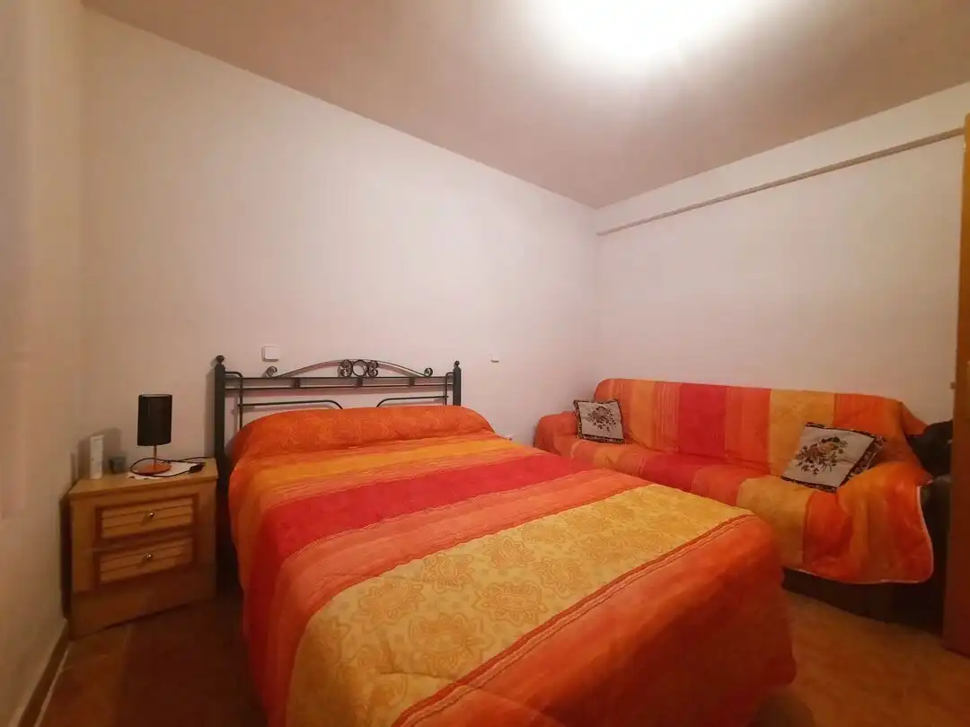 Habitación de Casa adosada en venta en Escalona con Aire acondicionado, Calefacción y Jardín privado