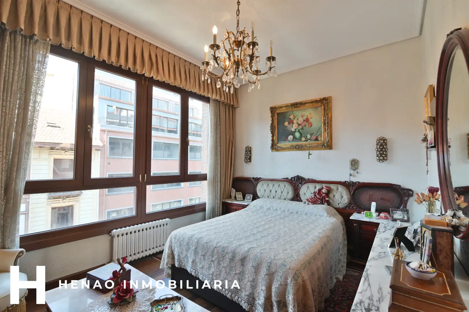 Bedroom of Flat for sale in Abando - Albia