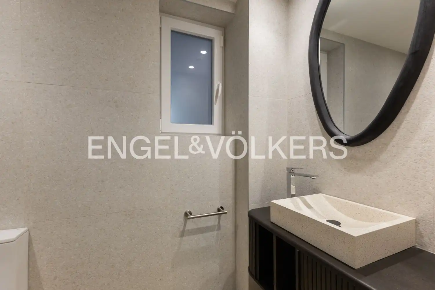 Baño de Piso en venta en Valencia con Aire acondicionado, Calefacción y Jardín privado