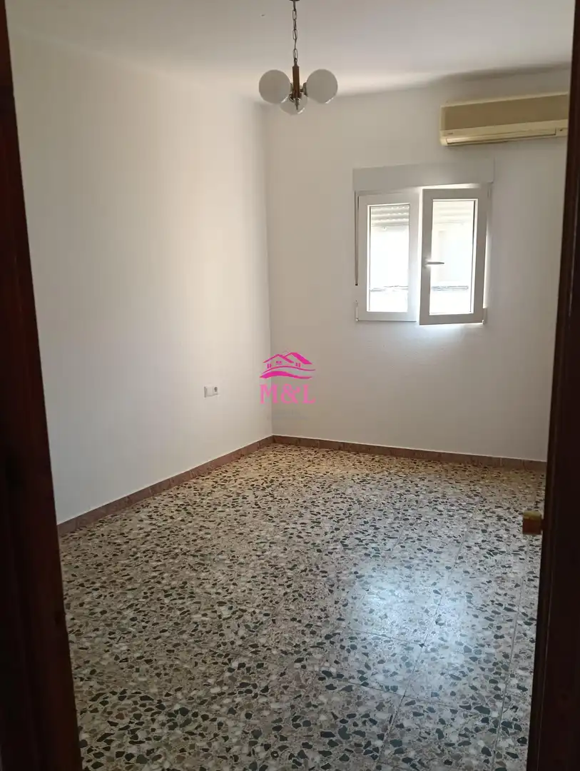 Schlafzimmer von Wohnung zum Verkauf in Trujillanos mit Abstellraum und Balkon
