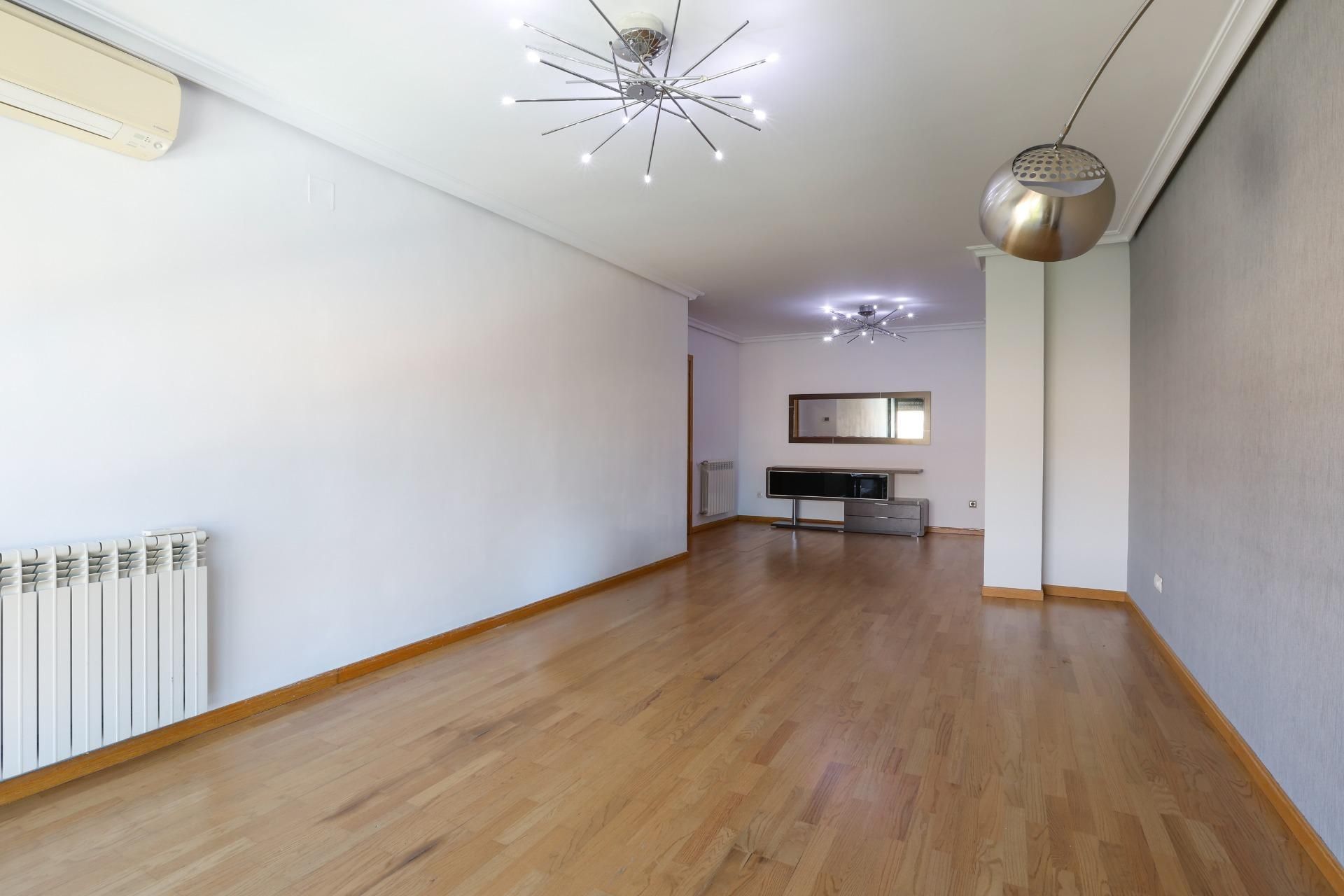 Living room of Flat for sale in Valdemoro  with Air Conditioner, Heating and Storage room