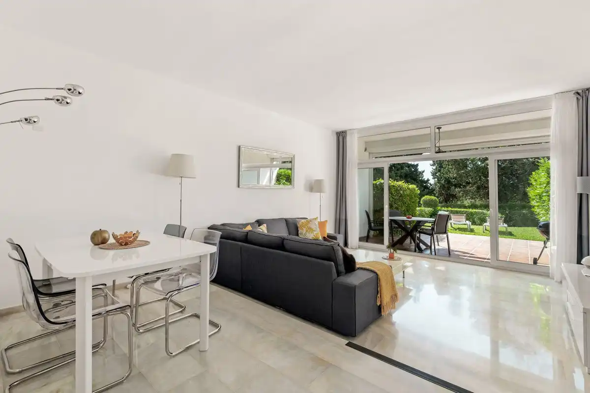 Garten von Einfamilien-Reihenhaus zum Verkauf in Marbella mit Klimaanlage, Privatgarten und Terrasse