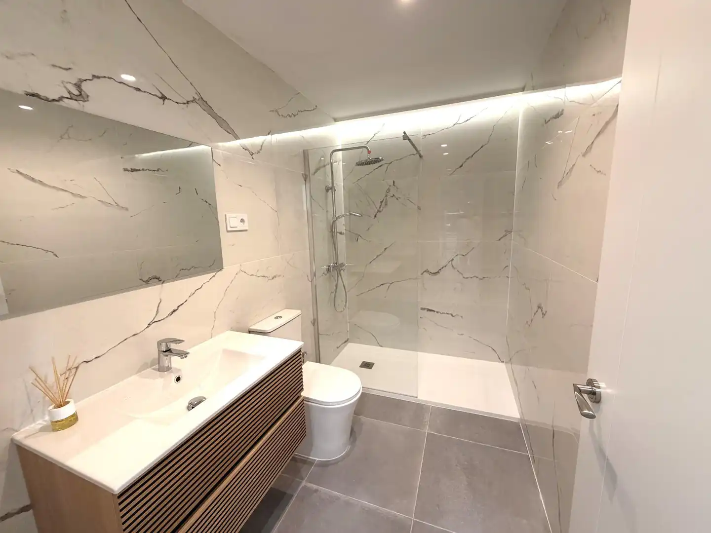 Bathroom of Ground floor for sale in Torremolinos  with Alarm