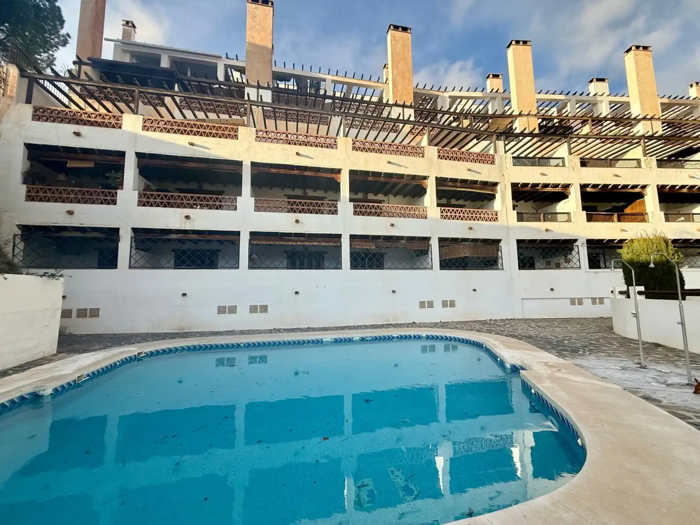 Piscina de Piso en venta en Carataunas con Calefacción, Terraza y Piscina comunitaria