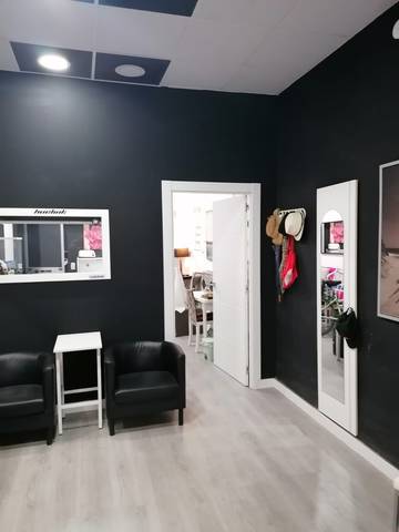 Local comercial en Venta en Maestro Guerrero en Parque Ayala - Jardín de la Abadía - Huelín