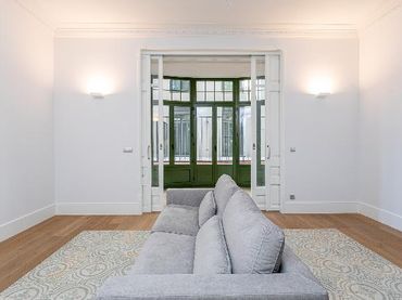 Flat with lift for sale in Eixample