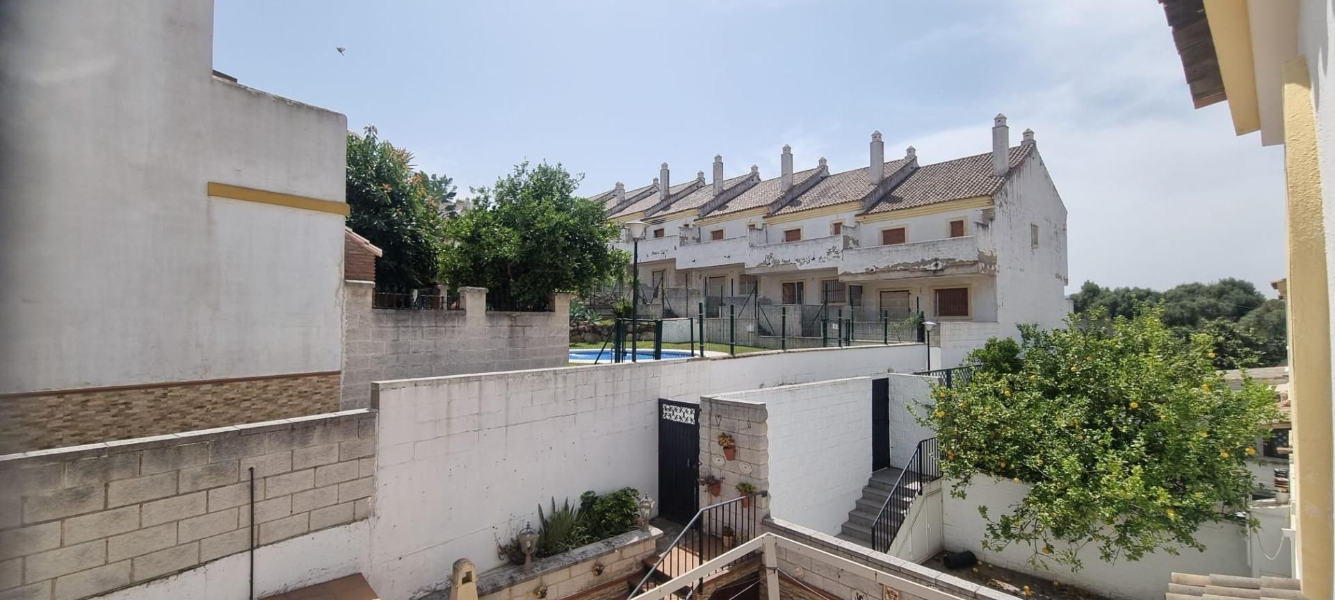 Exterior view of Single-family semi-detached for sale in Algeciras