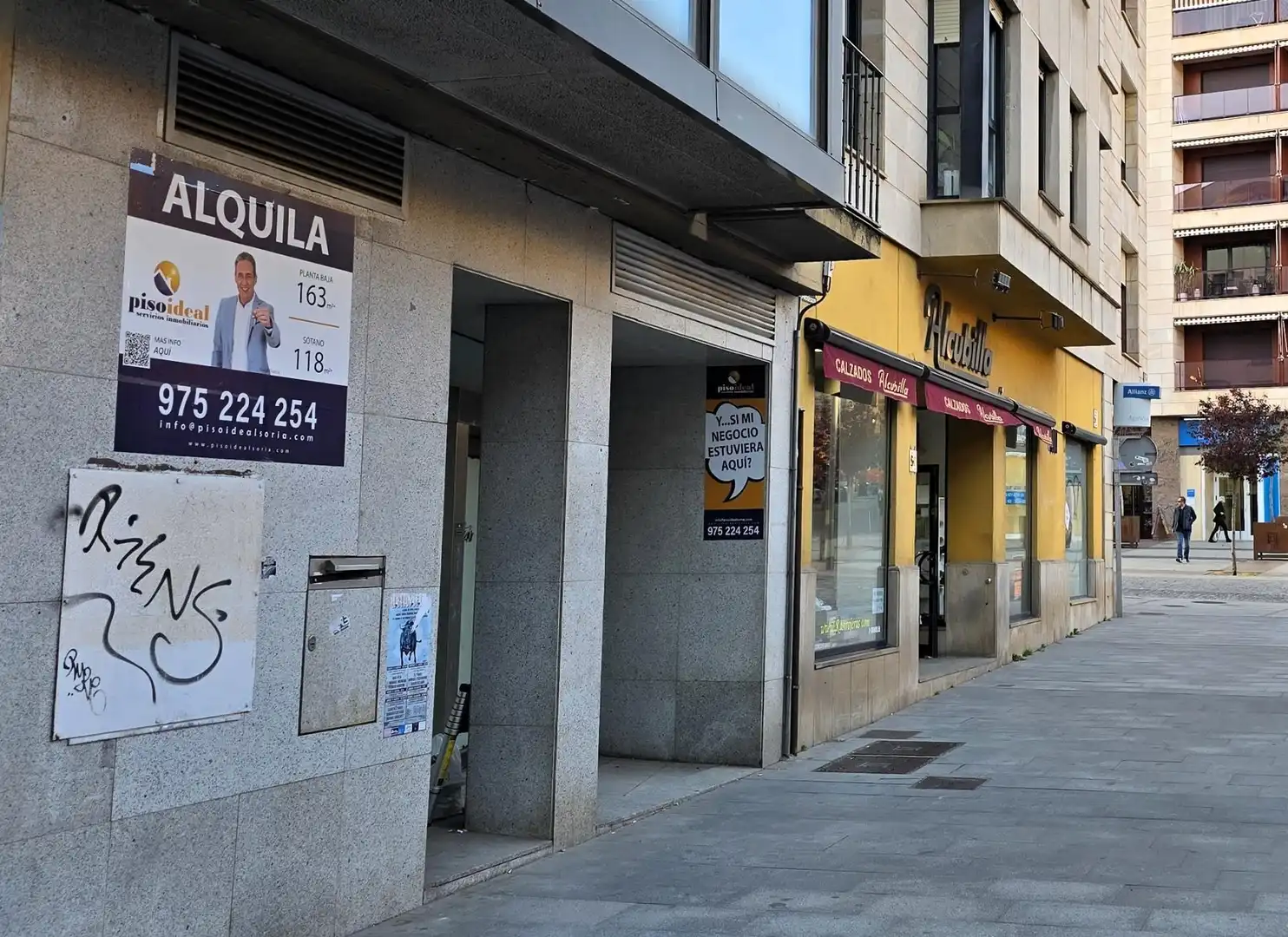 Vista exterior de Local de alquiler en Soria Capital 