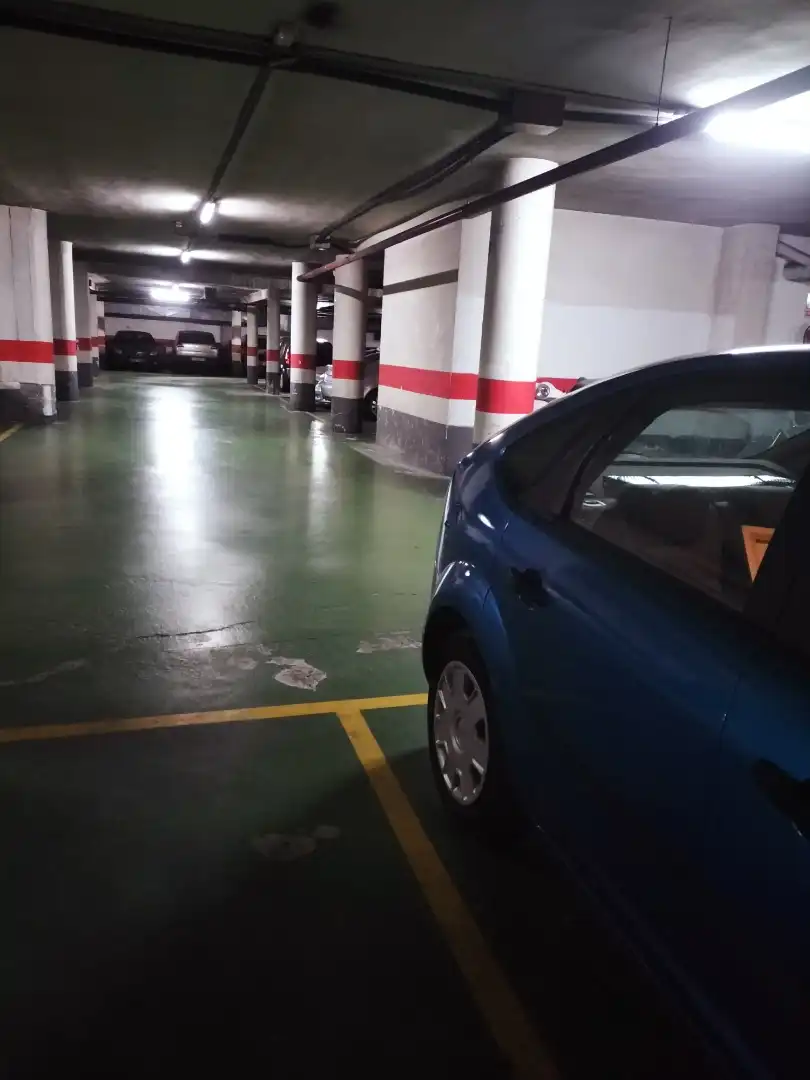 Parkplatz von Garage zur Miete in Zaragoza