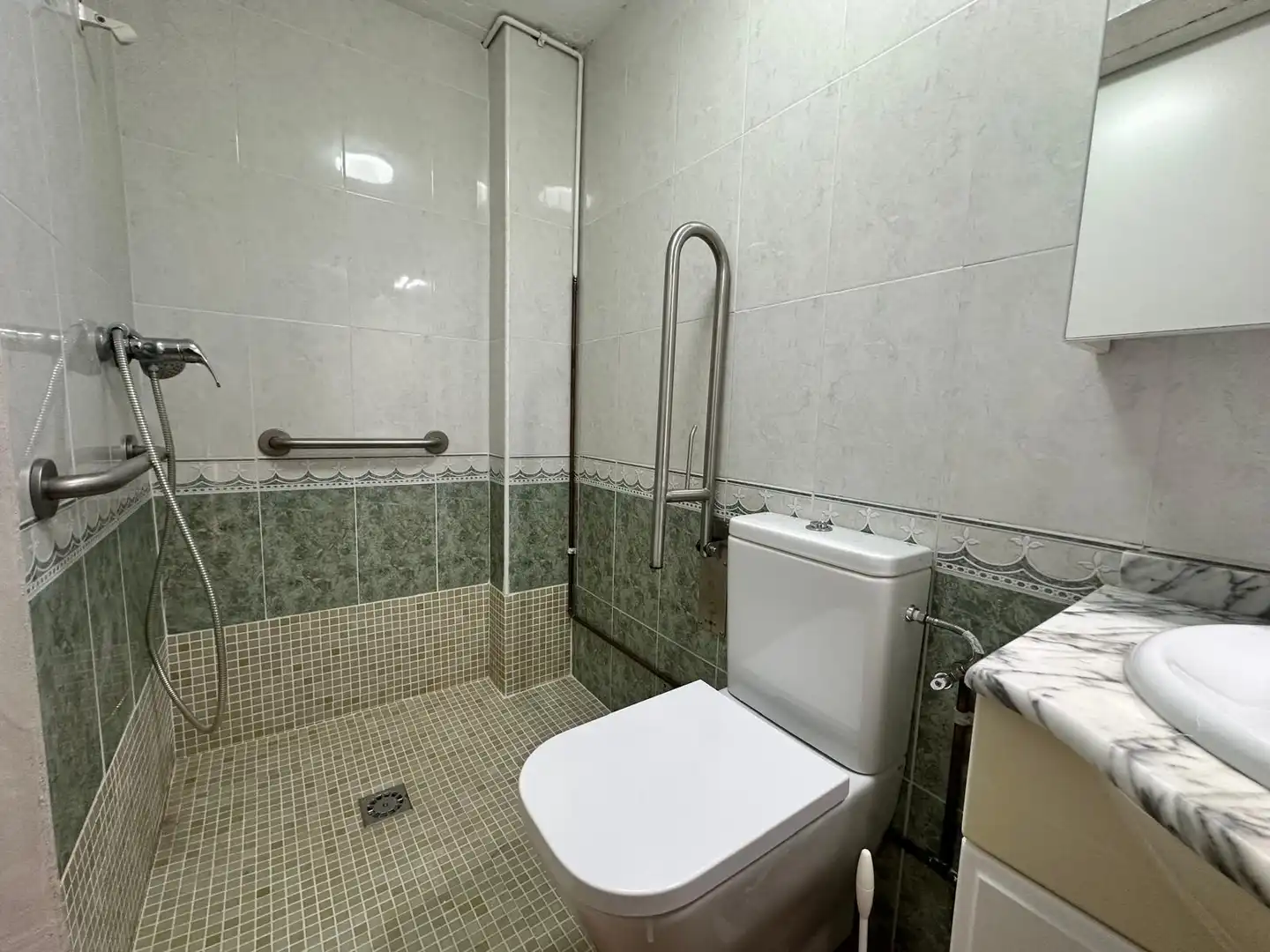 Baño de Casa adosada de alquiler en Torre-Pacheco con Aire acondicionado, Terraza y Amueblado