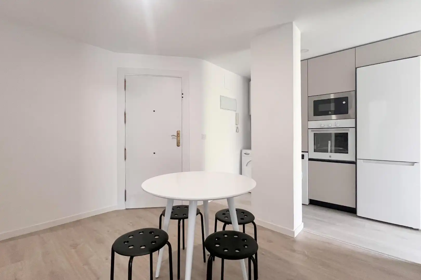 Room in Calle MANUEL DE FALLA, Norte - Universidad