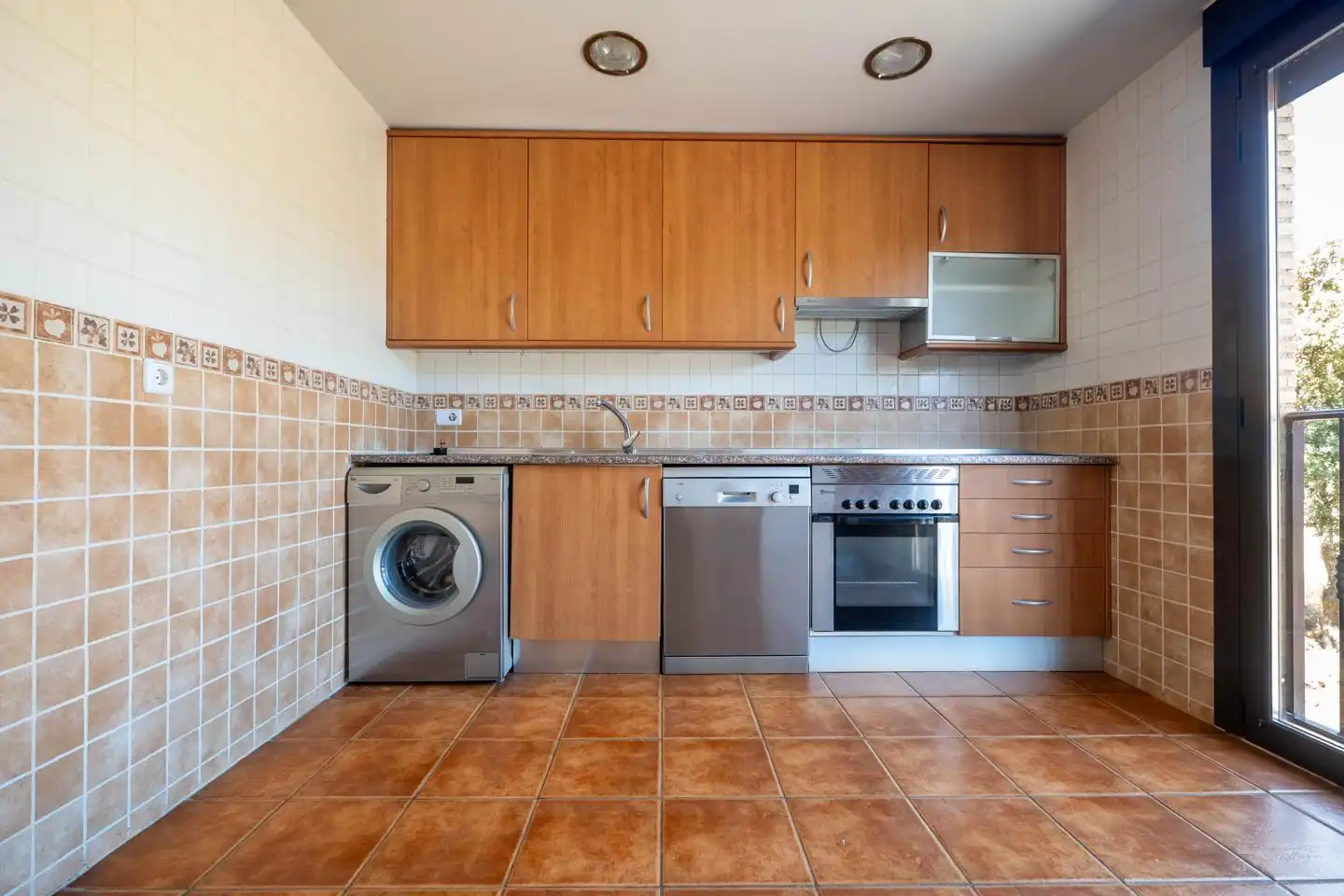 Cocina de Casa adosada de alquiler en Ávila con Calefacción, Parquet y Terraza