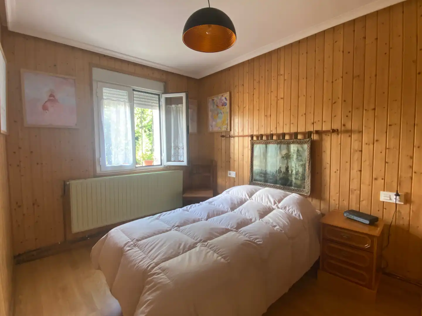 Dormitori de Casa o xalet en venda en Burgos amb Parquet, Traster i Moblat
