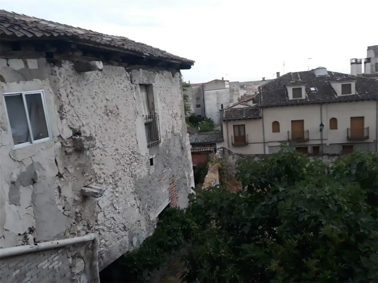 Vista exterior de Finca rústica en venda en Cuéllar amb Balcó