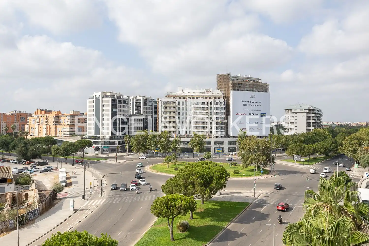 Pis amb terrassa en venda a Campanar
