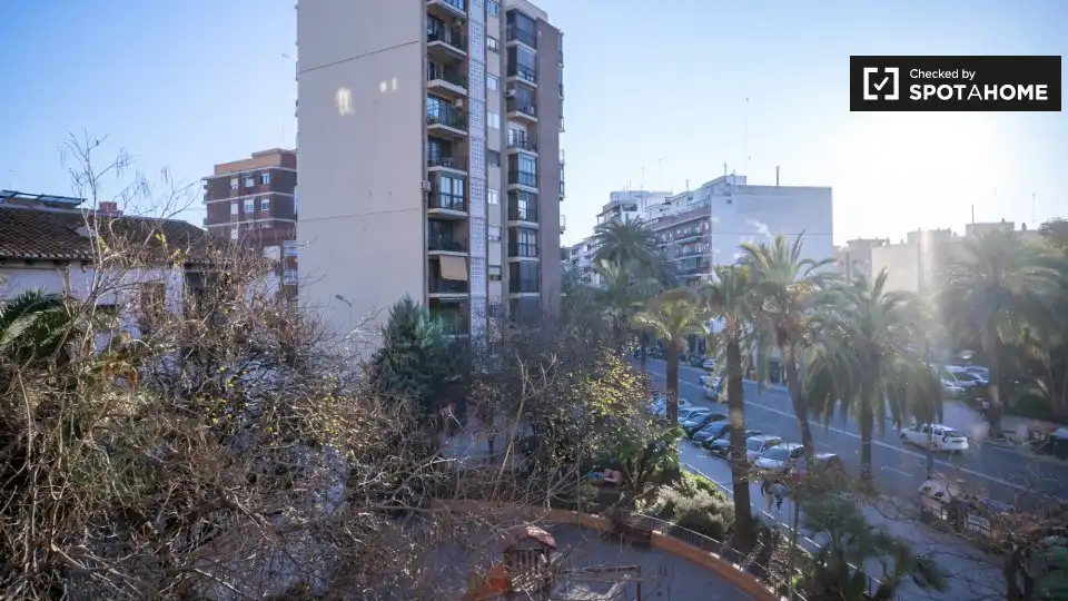 Vista exterior de Piso de alquiler en Valencia con Aire acondicionado, Calefacción y Amueblado