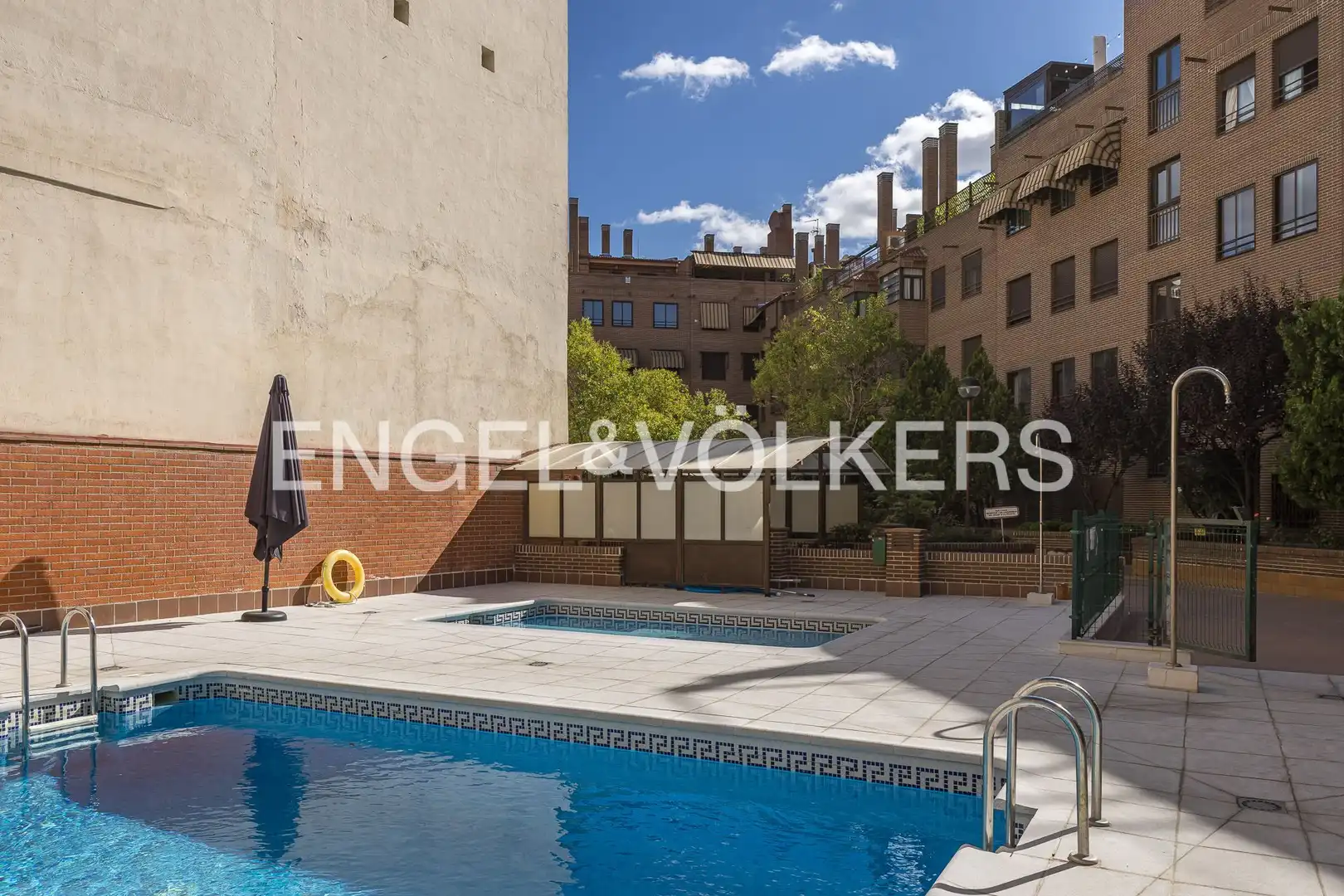 Piscina de Pis de lloguer en Madrid amb Aire condicionat, Calefacció i Piscina