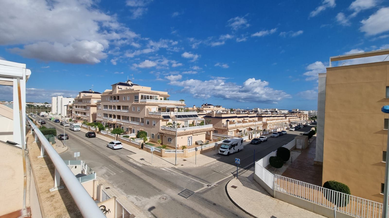 Exterior view of Single-family semi-detached for sale in Orihuela  with Terrace, Balcony and Community pool