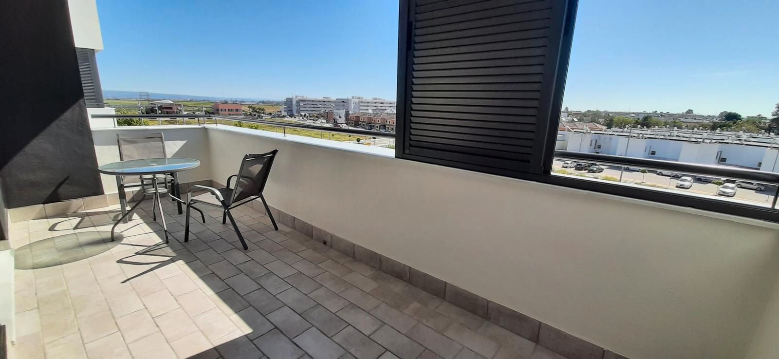 Terraza de Piso de alquiler en La Rinconada con Aire acondicionado, Calefacción y Terraza