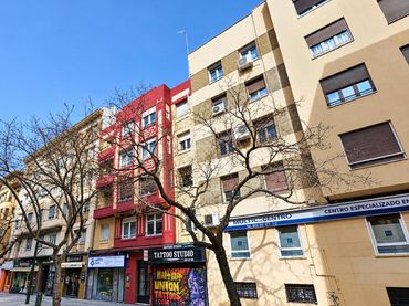 Flat with balcony for sale in Universidad