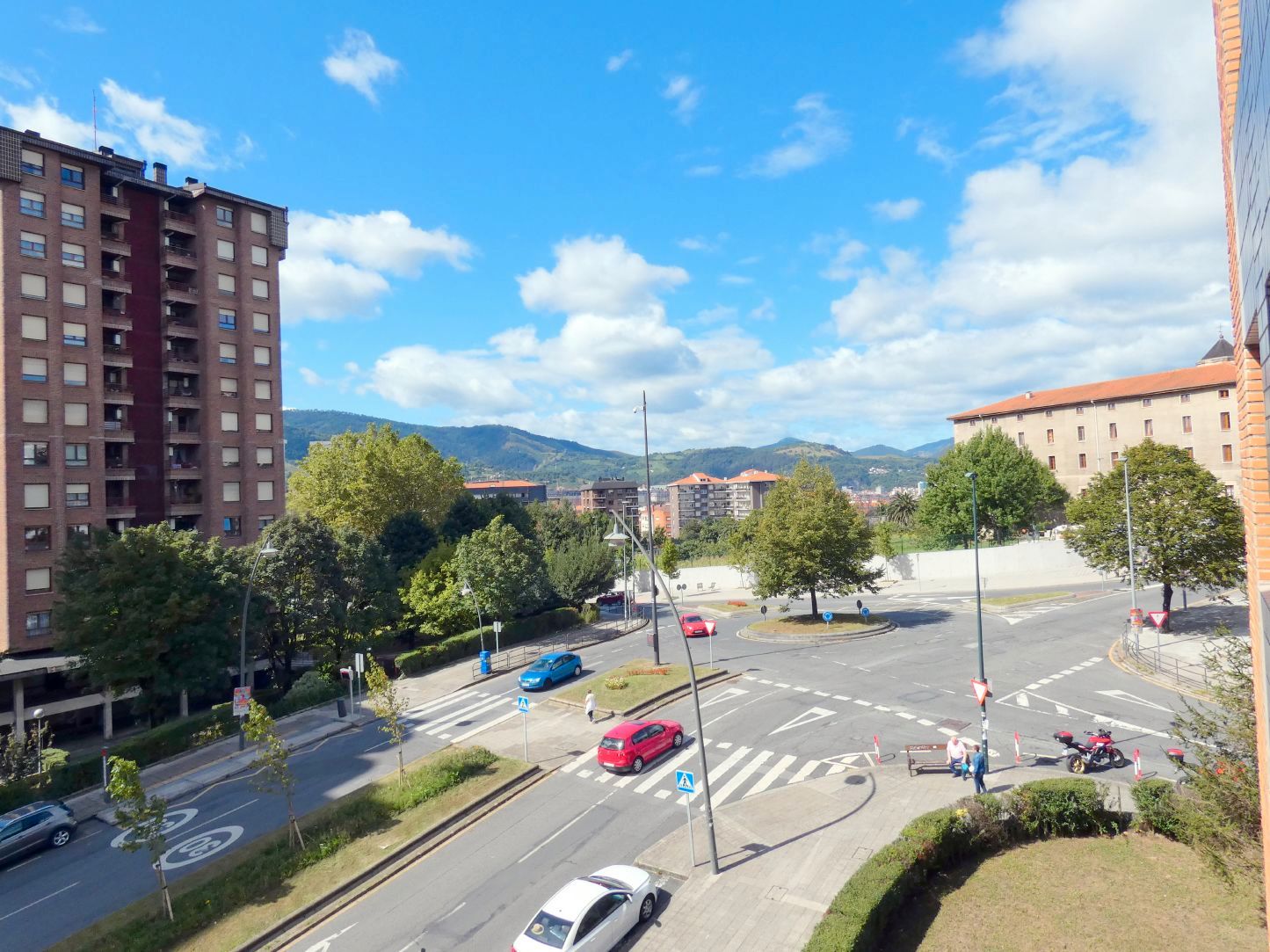 Vista exterior de Pis en venda en Bilbao  amb Calefacció, Parquet i Terrassa
