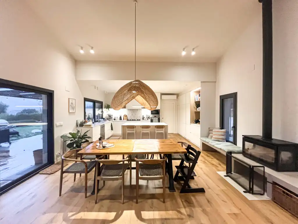 Comedor de Casa o chalet de alquiler en Sant Martí de Llémena con Aire acondicionado, Jardín privado y Trastero