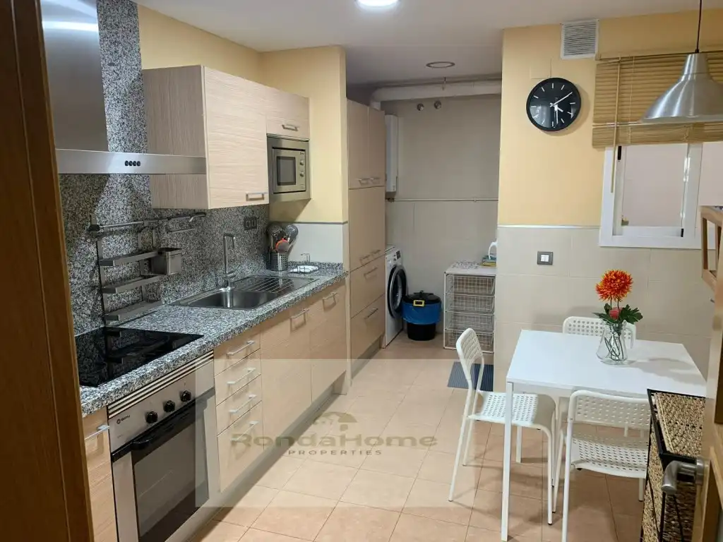 Piso de alquiler en Plaza Manos Unidas, El Tejar - Hacienda Bizcochero