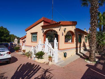 Casa con piscina in vendita a Calle Ruinas de Petra