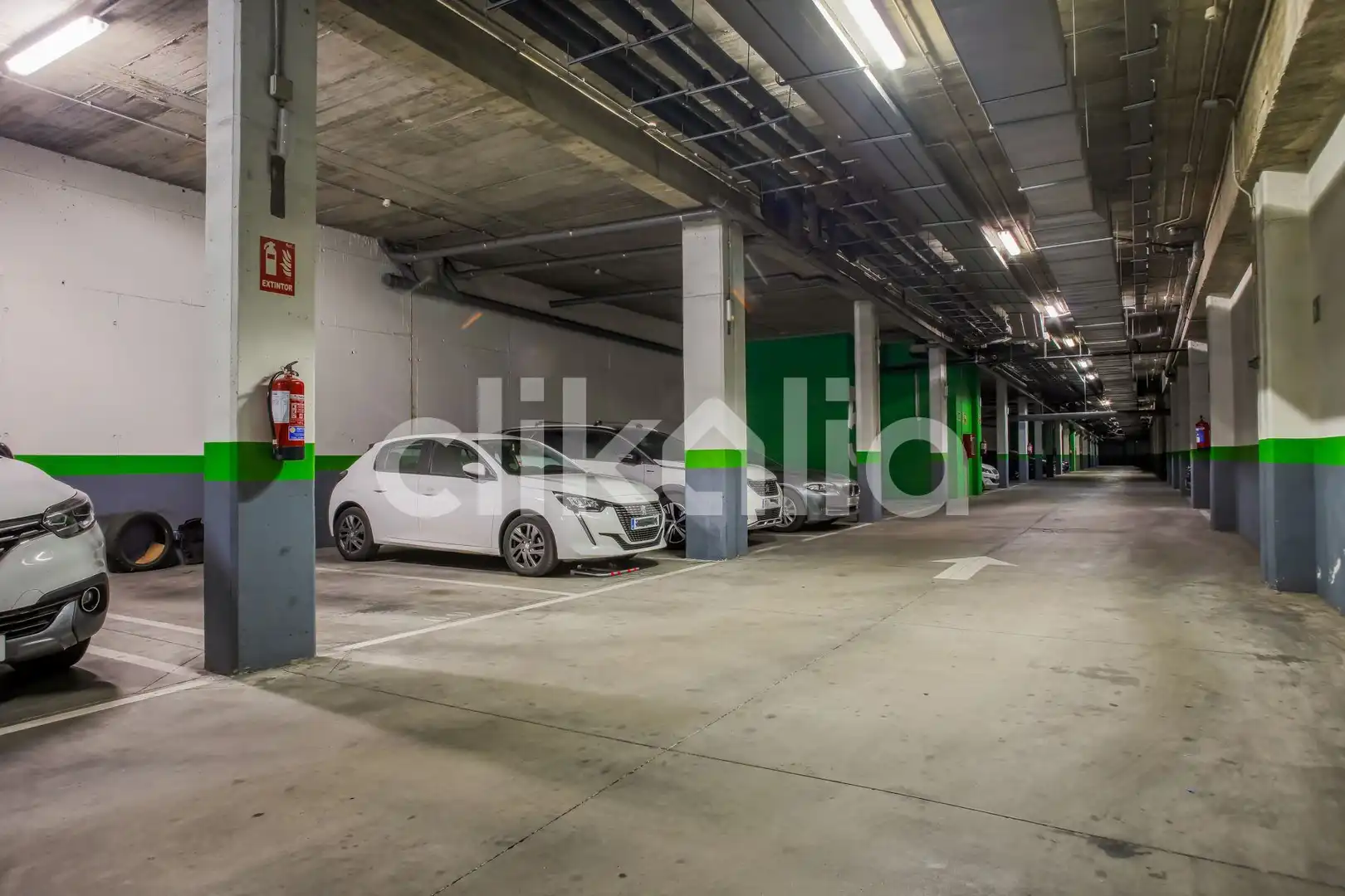 Parking de Piso en venta en Torrejón de Ardoz con Calefacción, Trastero y Piscina