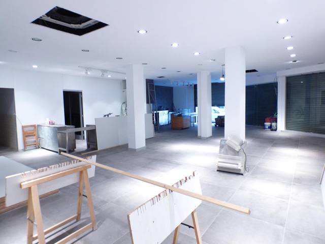 Local comercial en Alquiler en Fonts dels Capellans - Sagrada Família