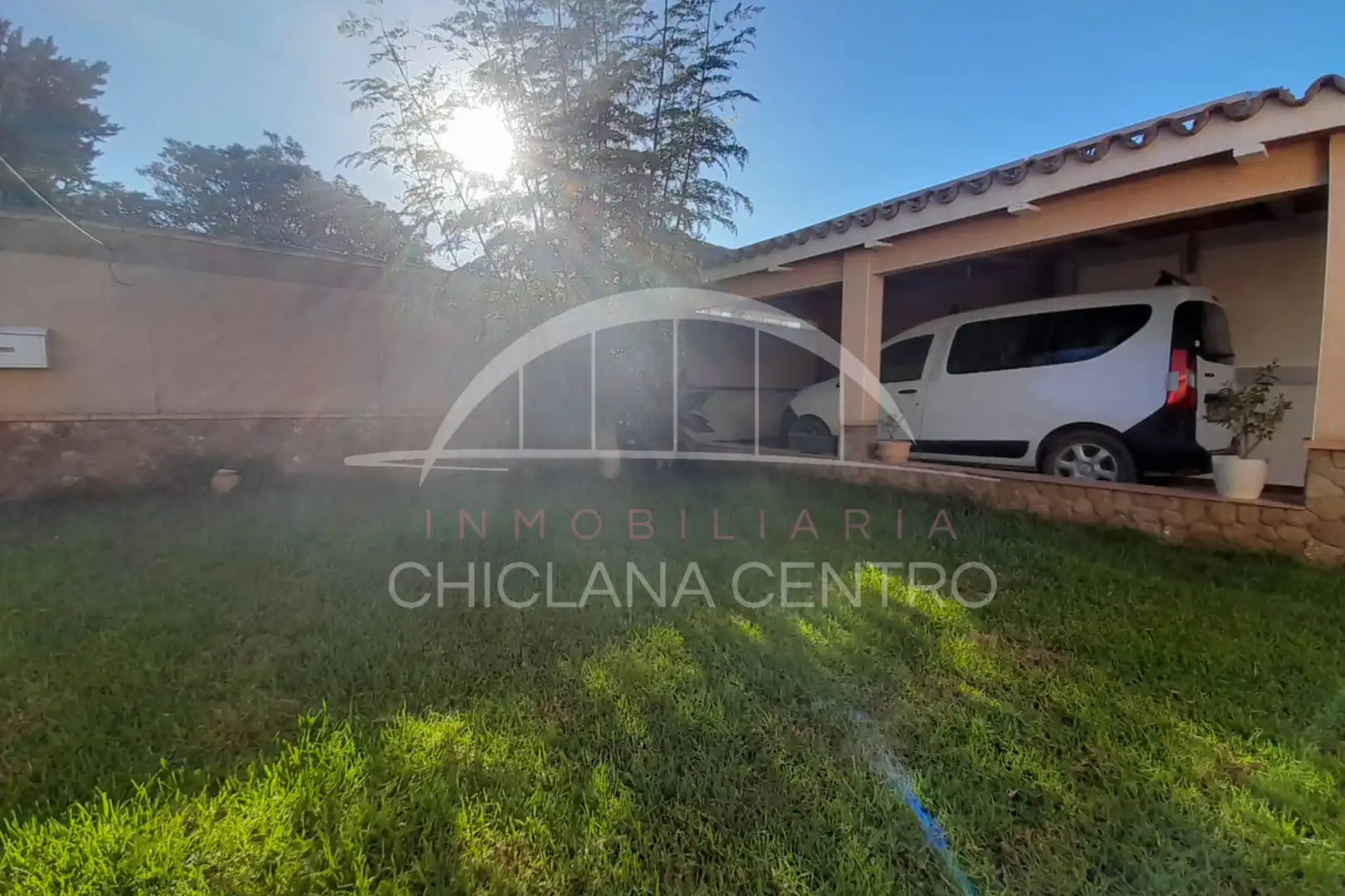 Aparcament de Casa o xalet en venda en Chiclana de la Frontera amb Jardí privat, Traster i Piscina