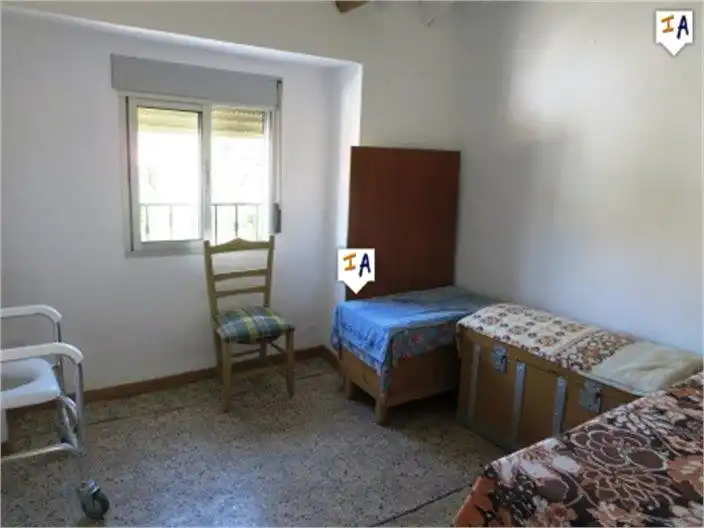 Dormitori de Casa adosada en venda en Loja amb Traster