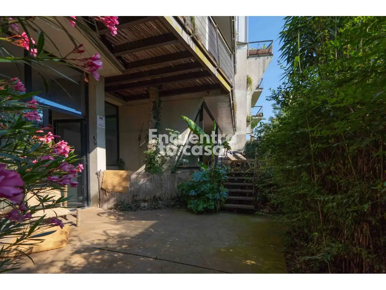 Vista exterior de Casa o xalet en venda en Donostia - San Sebastián  amb Jardí privat, Terrassa i Piscina