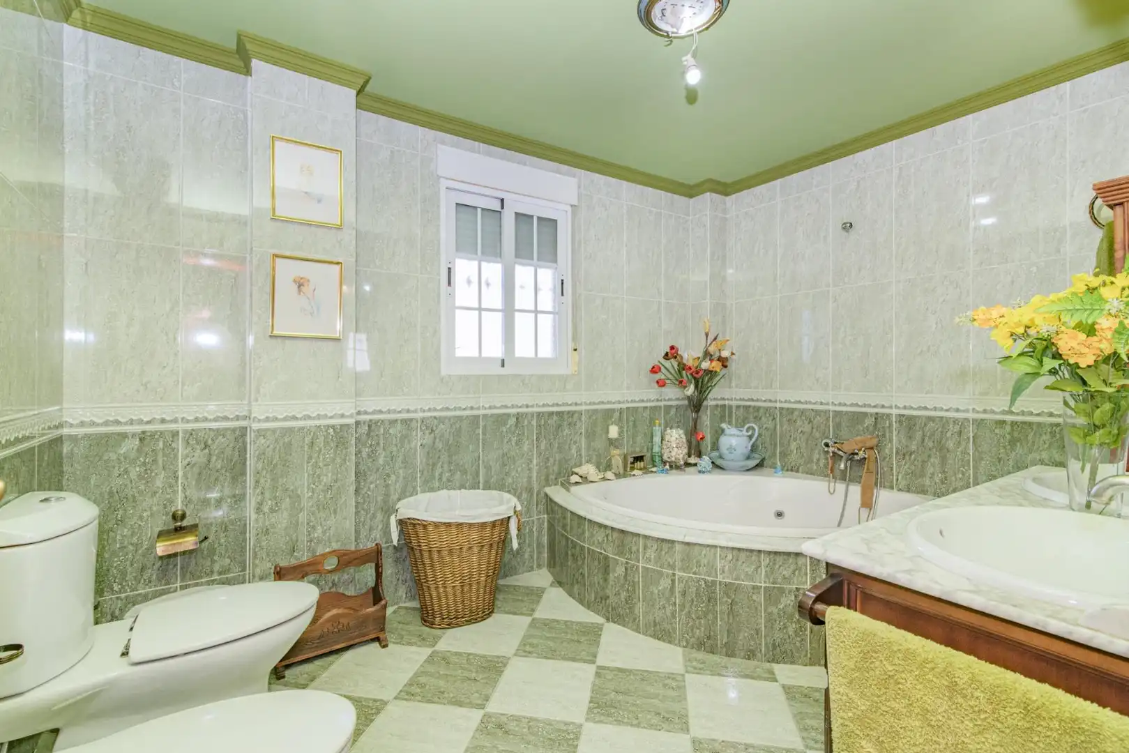 Bathroom of Houses for sale in Maracena  with Air Conditioner, Heating and Terrace