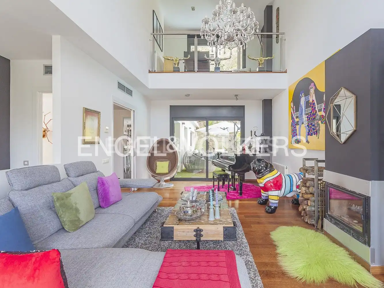Sala d'estar de Casa o xalet en venda en Sant Cugat del Vallès amb Calefacció, Jardí privat i Parquet