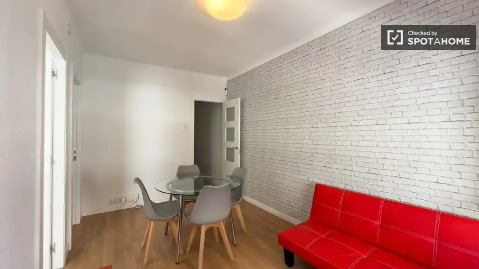Room in Centre