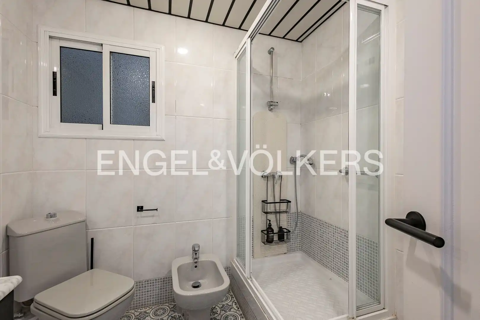 Bathroom of Flat for sale in Barcelona  with Heating