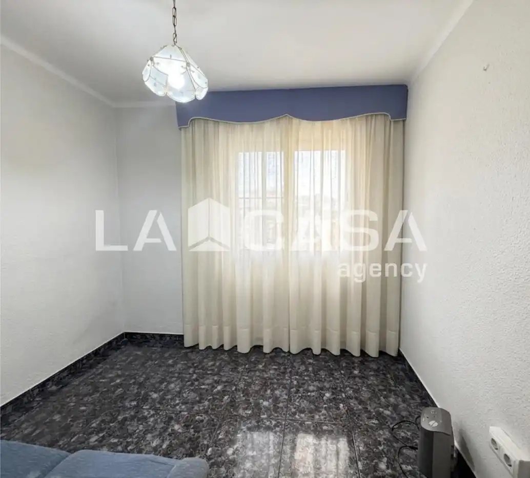 Piso en venta en Badalona con Balcón