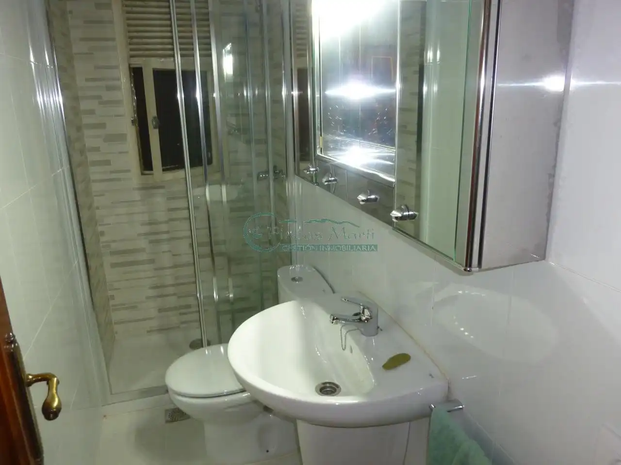 Baño de Piso de alquiler en Vigo  con Calefacción, Trastero y Amueblado