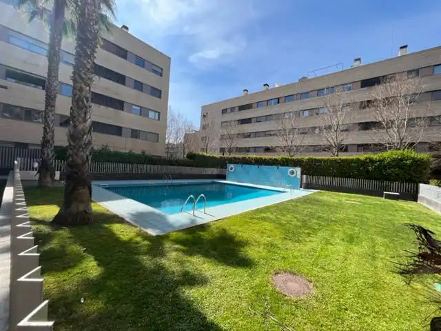 Schwimmbecken von Wohnung zur Miete in Sant Cugat del Vallès mit Heizung, Parkett und Terrasse