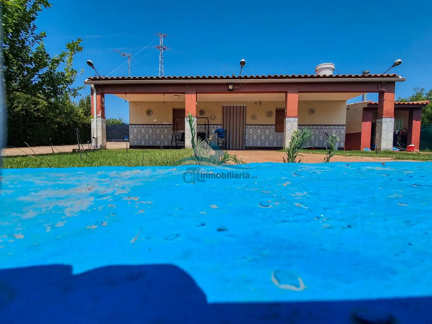 Piscina de Casa o xalet en venda en Linares amb Jardí privat i Piscina