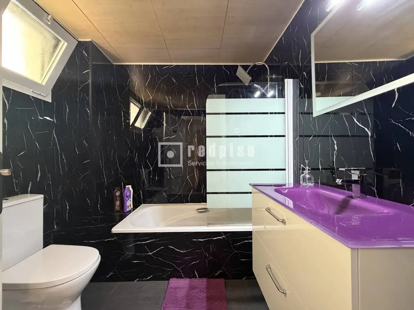 Badezimmer von Wohnung zur Miete in Málaga mit Klimaanlage, Heizung und Privatgarten