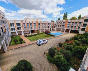 Vista exterior de Pis en venda en Segovia Capital amb Traster i Piscina comunitària