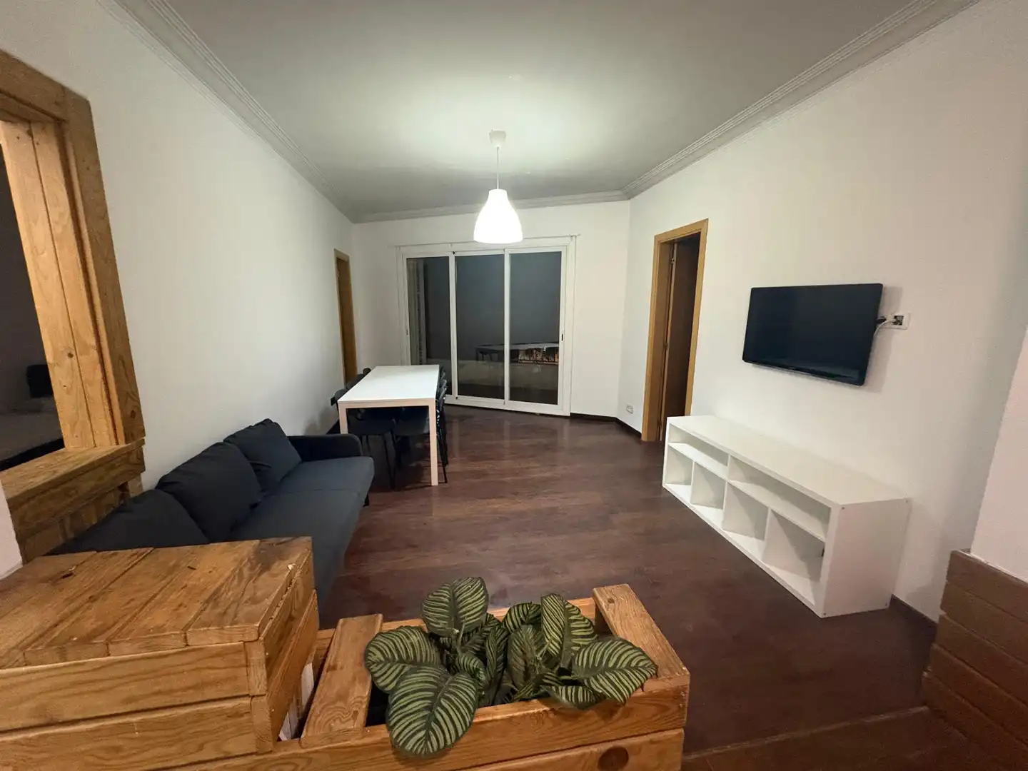 Living room of Flat for sale in Manresa  with Parquet flooring, Furnished and Oven