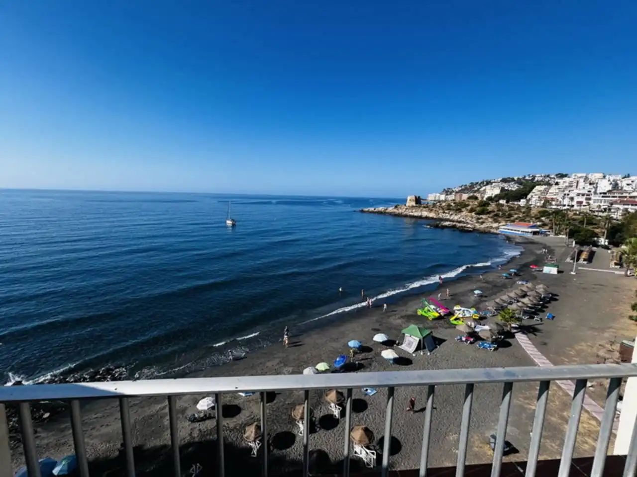 Vista exterior de Apartament de lloguer en Almuñécar amb Terrassa i Moblat
