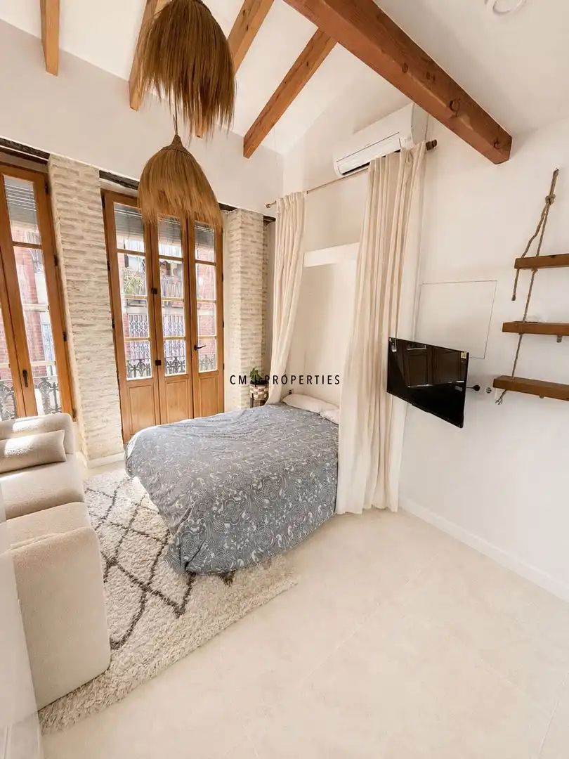 Bedroom of Attic for rent in Valencia  with Air Conditioner, Heating and Terrace