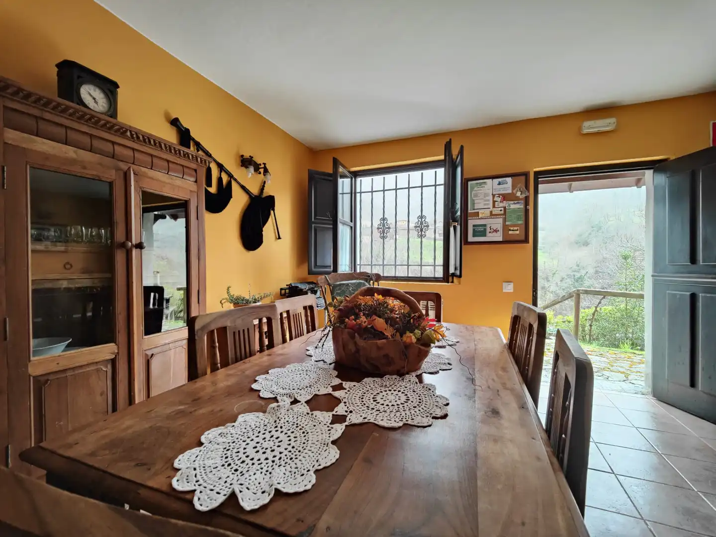 Comedor de Casa o chalet en venta en Quirós con Jardín privado, Amueblado y Balcón