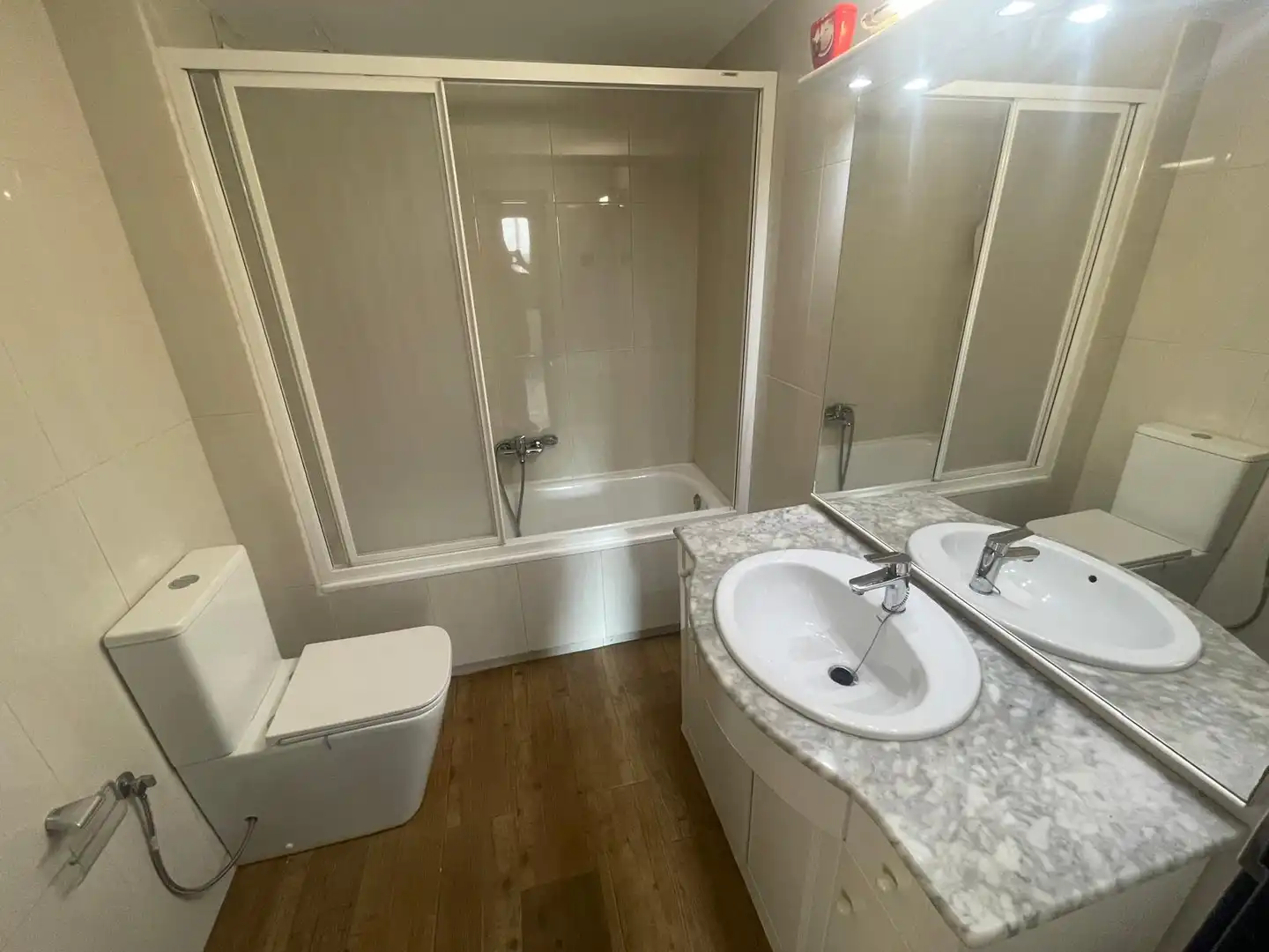 Badezimmer von Erdgeschoss zum Verkauf in Cunit mit Klimaanlage, Privatgarten und Terrasse
